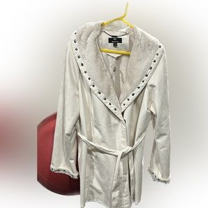 Beautiful Dennis Basso Coat off white, faux fur interior, brushed exterior